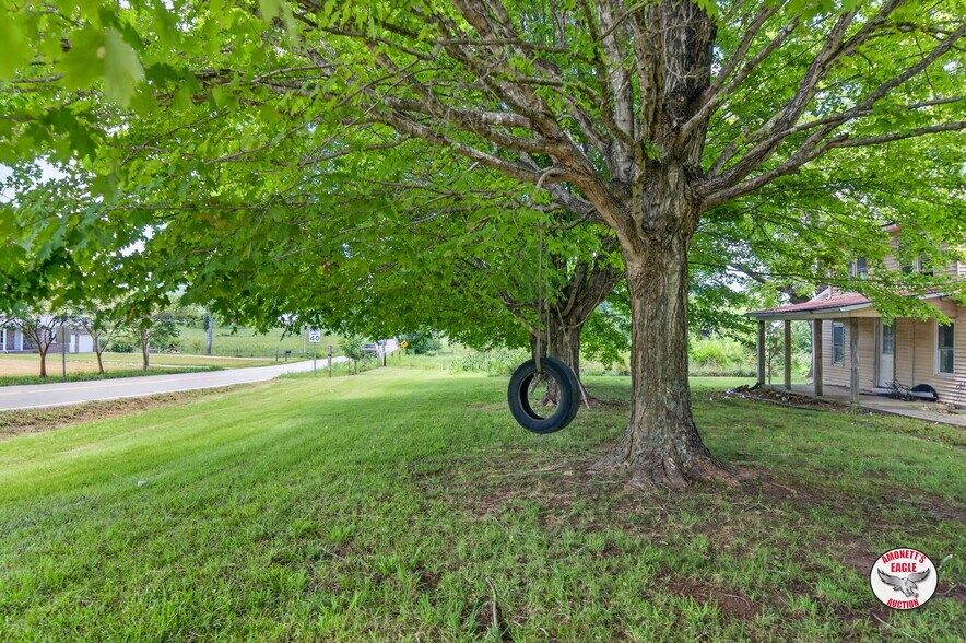 More Photos Of 2969 Moodyville Rd, Byrdstown General Retail For Sale