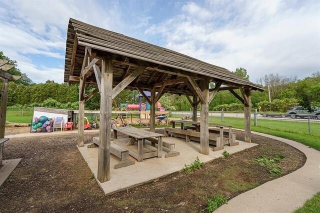 More Photos Of 3900 Cedar Ct, Suamico Daycare Center For Sale