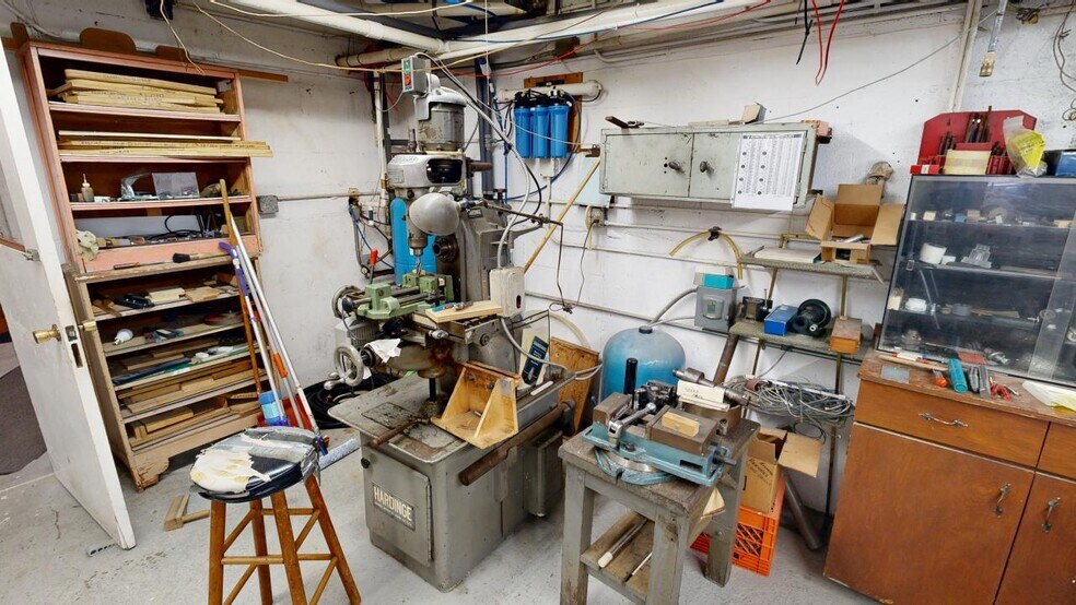 More Photos Of 21706 E US Highway 30, Lynwood Warehouse For Sale