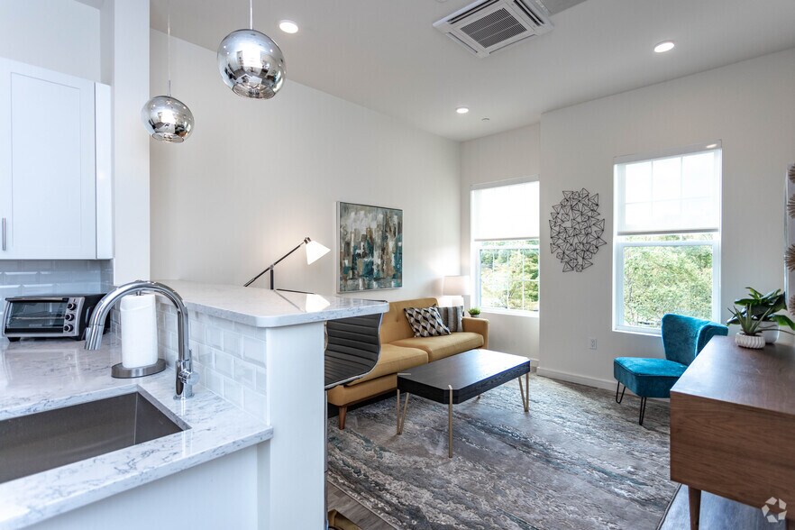 More Photos Of 1000 New York Ave, Huntington Station Apartments For Lease
