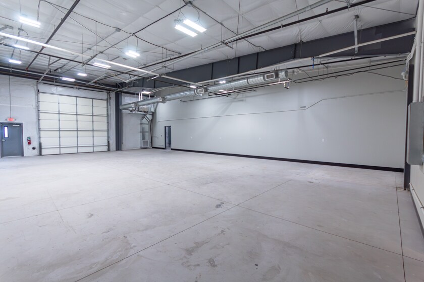 More Photos Of 5000 Goodman St, Timnath Showroom For Lease