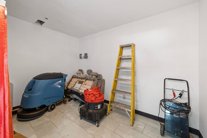 More Photos Of 11291 Folsom Blvd, Rancho Cordova Auto Dealership For Sale