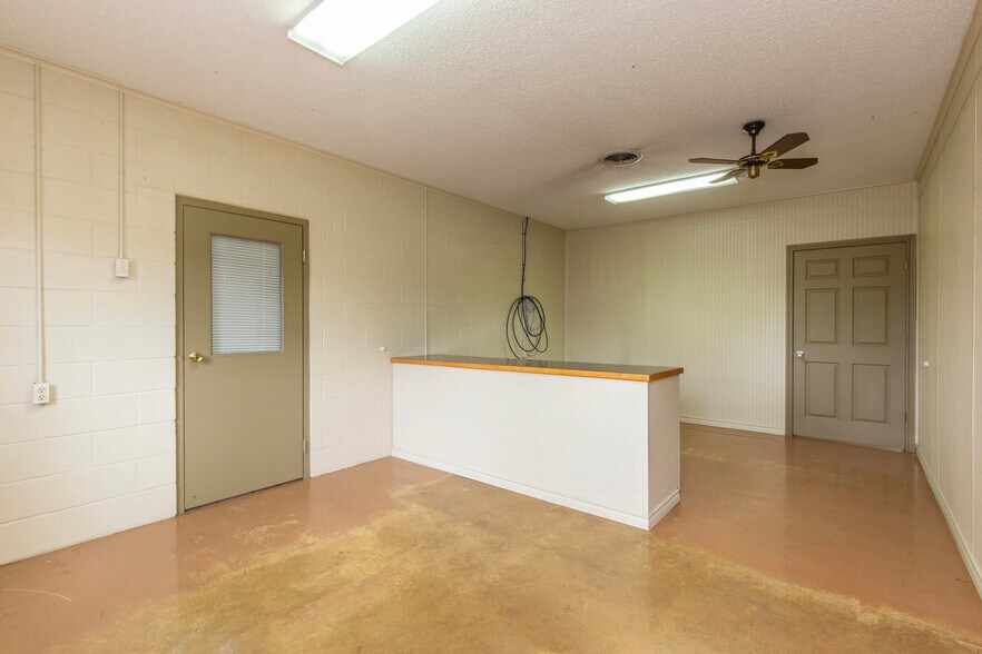 More Photos Of 4846 US Highway 67 W, Simms Daycare Center For Sale