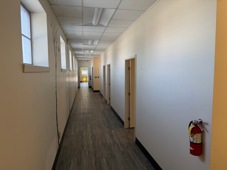 More Photos Of 515 Roswell St, Marietta Office For Lease