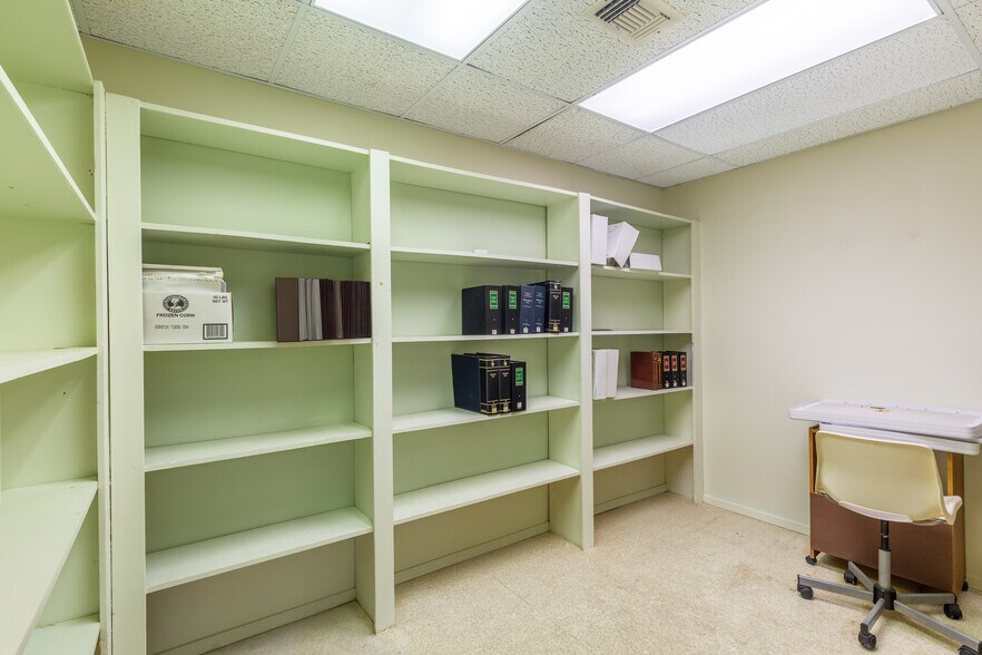 More Photos Of 2205 Clinton Dr, Galena Park Medical For Lease