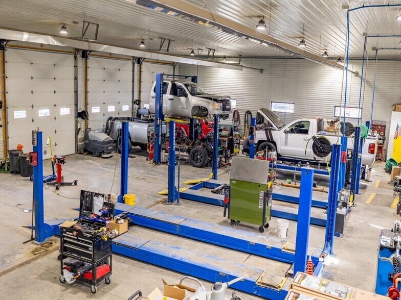 More Photos Of 528 Blackburn St, Cody Auto Repair For Sale