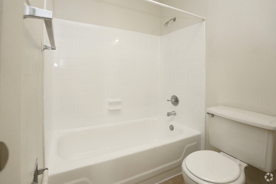 More Photos Of 2025 Jerry Murphy Rd, Pueblo Apartments For Sale