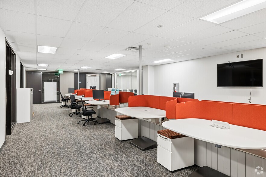 More Photos Of 6800 W 115th St, Overland Park Coworking Space