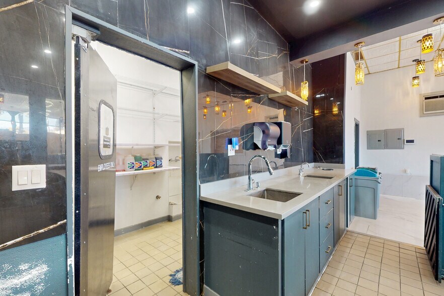 More Photos Of 3300 Adeline St, Berkeley Storefront For Lease