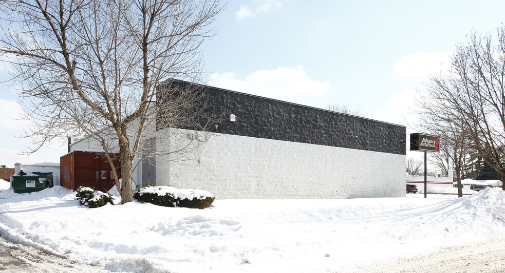 More Photos Of 19040 Ecorse Rd, Allen Park General Retail For Sale