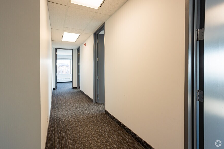 More Photos Of 5940 Macleod Trl SW, Calgary Coworking Space