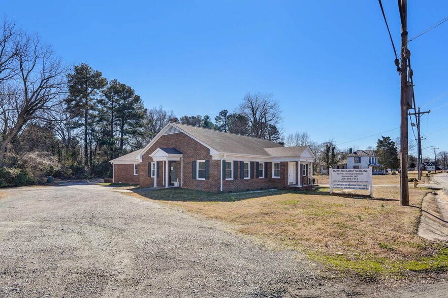 More Photos Of 601 W Harrison St, Reidsville Medical For Sale