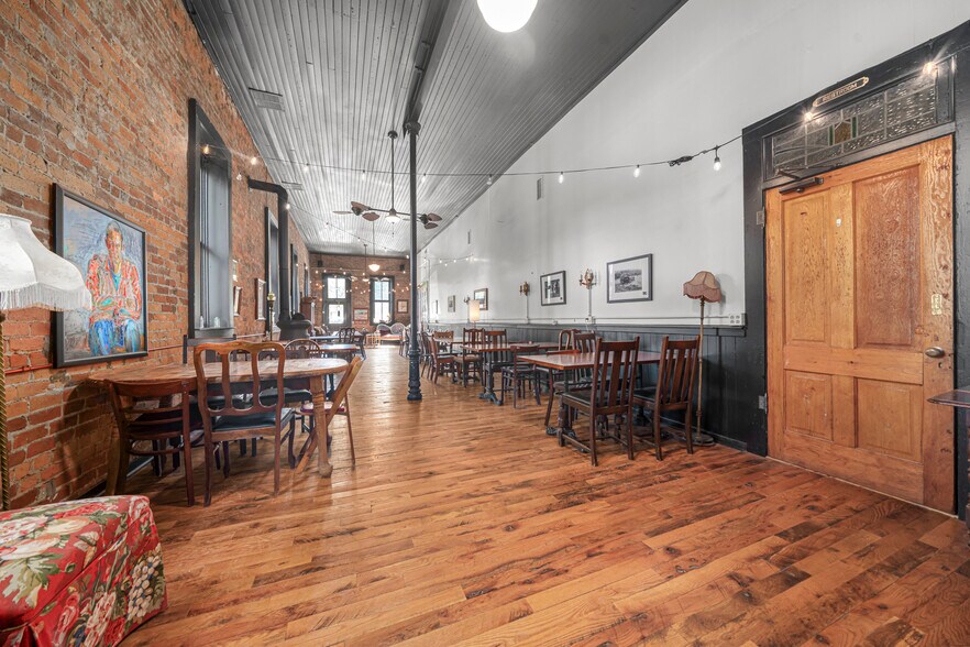 More Photos Of 411 E Front Ave, Chester Hotel For Sale