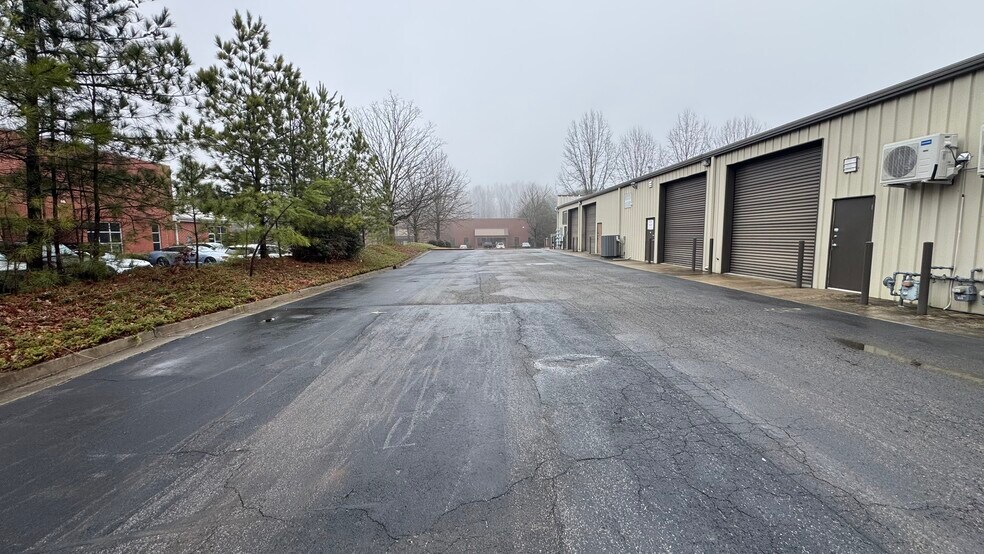 More Photos Of 6065 Parkway North Dr, Cumming Distribution For Sale