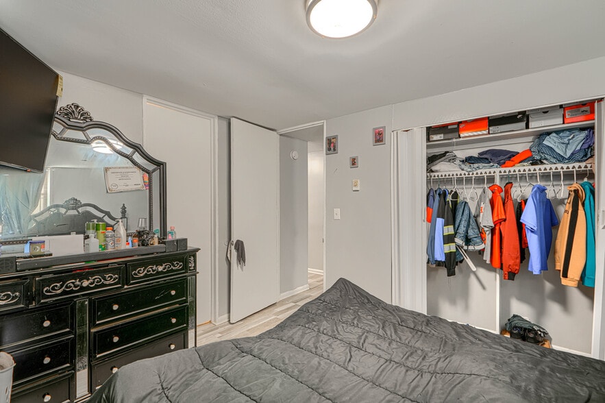 More Photos Of 5461 Cedonia Ave, Baltimore Apartments For Sale