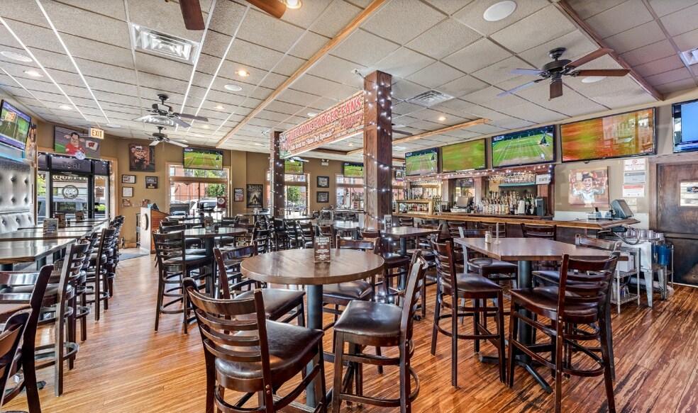 More Photos Of 1625 W Irving Park Rd, Chicago Apartments For Sale