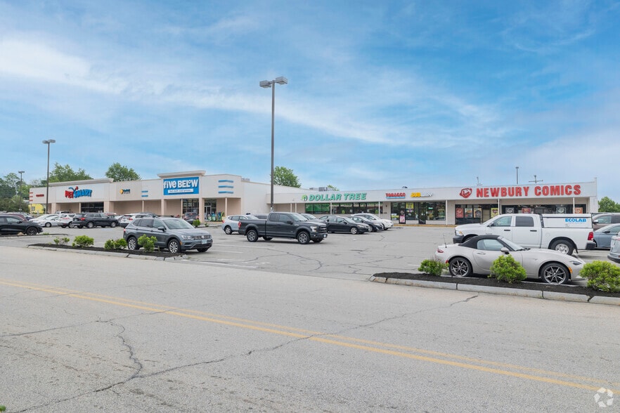 More Photos Of 777 S Willow St, Manchester Storefront For Lease
