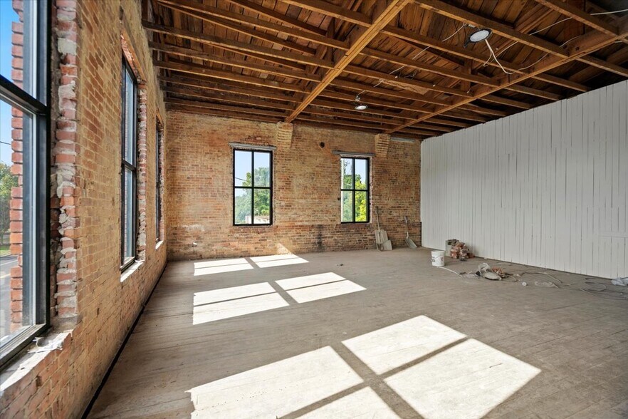 More Photos Of 163 W Main St, Timmonsville General Retail For Sale