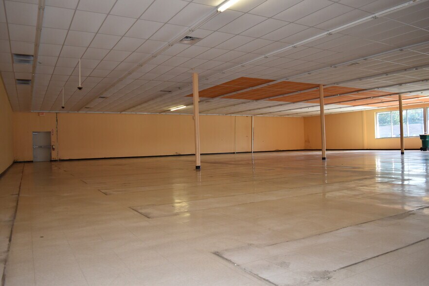 More Photos Of 615 S Walnut St, Pamplico Freestanding For Lease