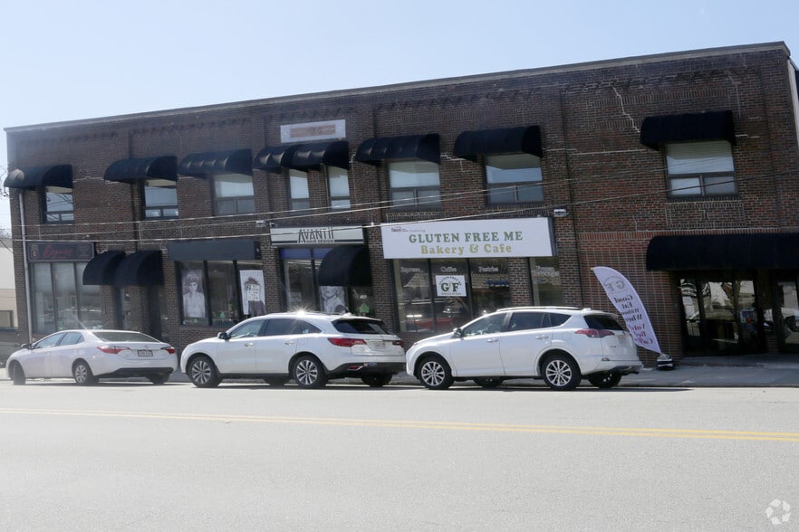 More Photos Of 742-750 Main St, Winchester Office For Lease