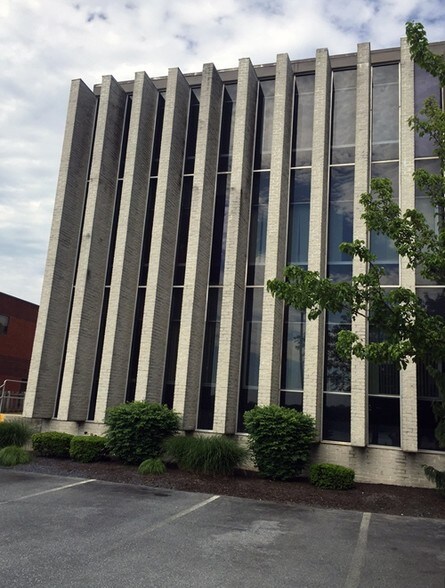 More Photos Of 1625 N Front St, Harrisburg Office For Lease
