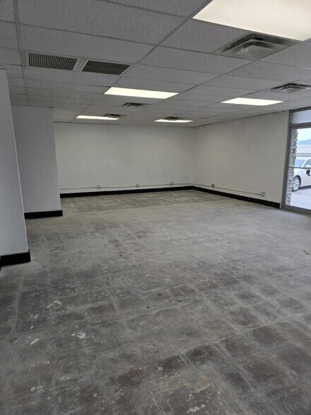 More Photos Of 2401 Highway 71 E, Del Valle Storefront For Lease
