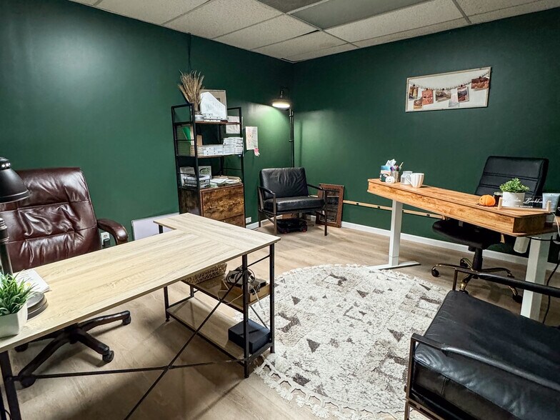 More Photos Of 10 S Silver St, Paola Office For Sale