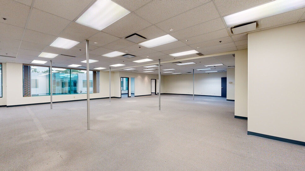 More Photos Of 13353 Commerce Pky, Richmond Office For Lease