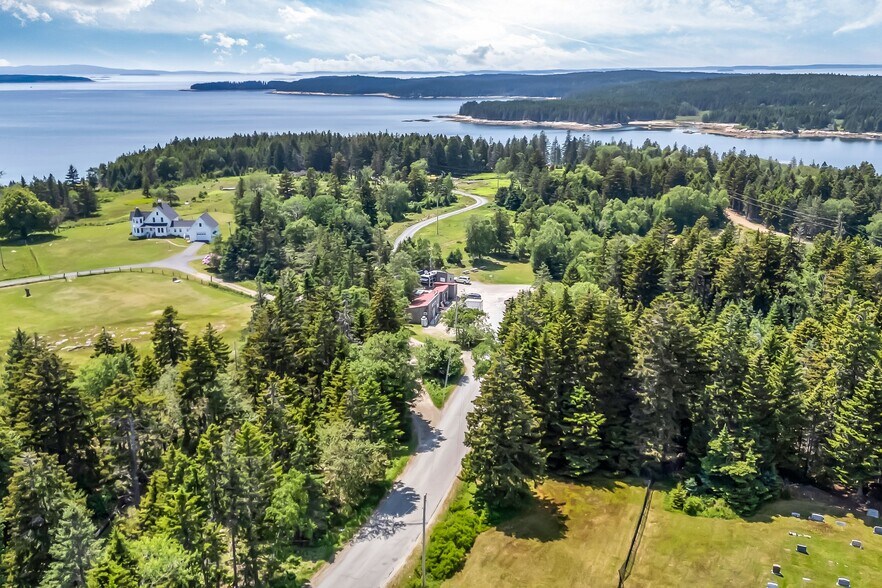 More Photos Of 40 North Rd, Swans Island Convenience Store For Sale