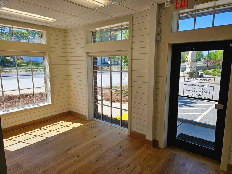 More Photos Of 363 S Main St, Alpharetta Storefront Retail Office For Lease