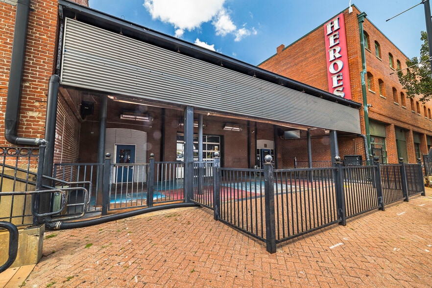 More Photos Of 117 N Mosley St, Wichita Bar For Sale