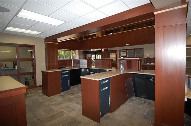 More Photos Of 102 E Main St, Washington Office For Sale
