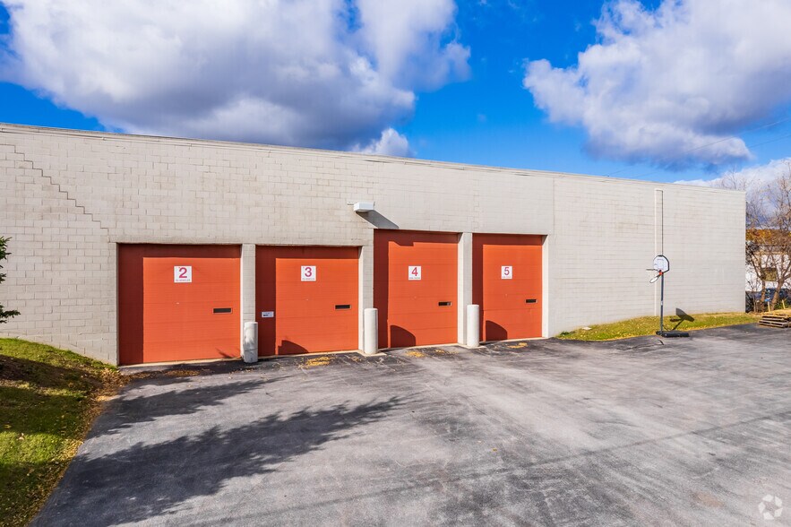 More Photos Of 12600 W Burleigh Rd, Brookfield Manufacturing For Lease