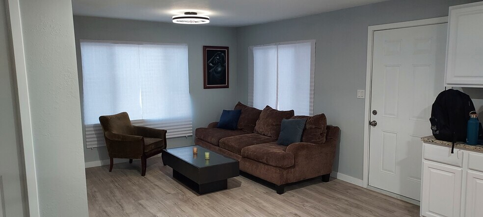 More Photos Of 27564 Highway 119, Taft Specialty For Sale