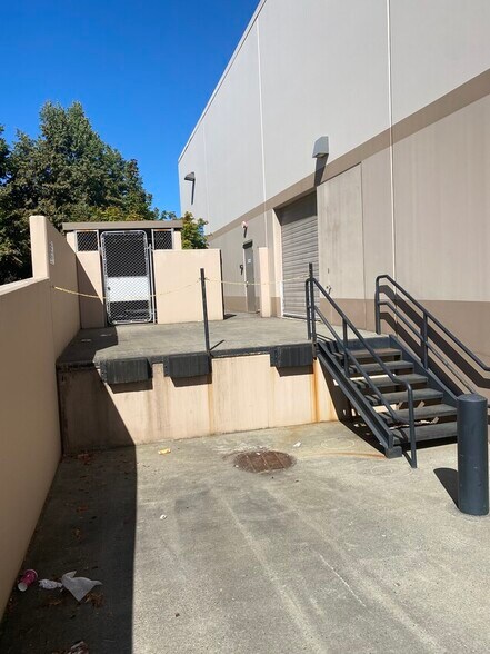 More Photos Of 2500 NW 229th Ave, Hillsboro Light Distribution For Lease