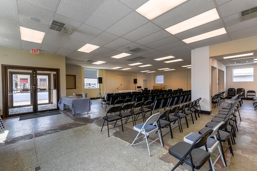 More Photos Of 424 S Main St, Troy Bank For Sale