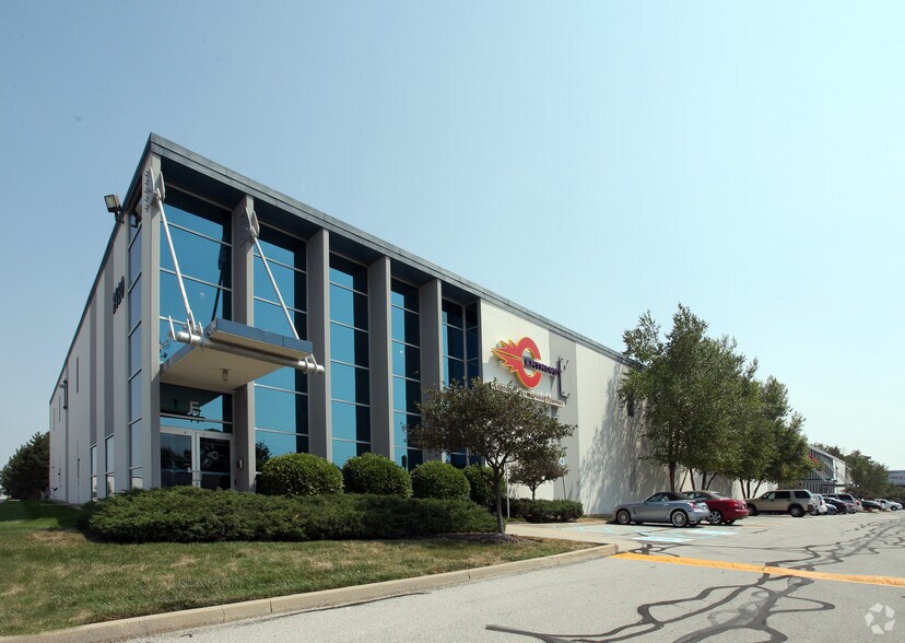 More Photos Of 2920 Fortune Cir W, Indianapolis Warehouse For Lease