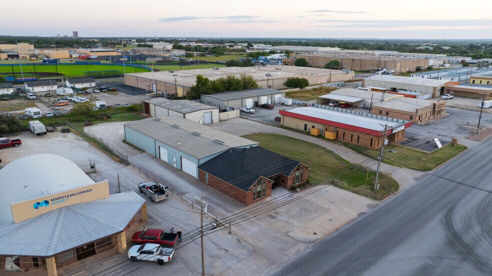 More Photos Of 2150 Industrial Blvd, Abilene Office For Sale