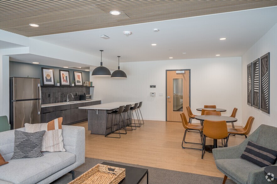 More Photos Of 1835 University Ave W, Saint Paul Apartments For Lease