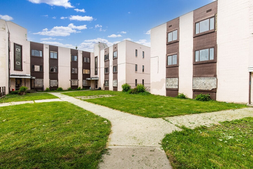 More Photos Of 628 9th St, Niagara Falls Apartments For Sale