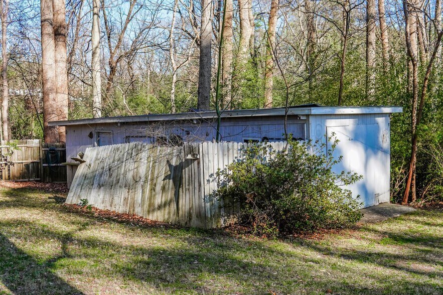 More Photos Of 4924 Freedom Dr, Charlotte Flex For Sale