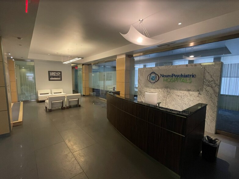 More Photos Of 112 W Jefferson Blvd, South Bend Office For Lease