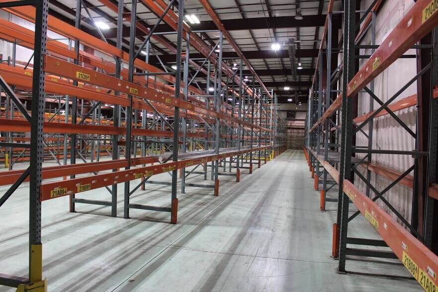 More Photos Of 6720 N 16th St, Omaha Warehouse For Sale