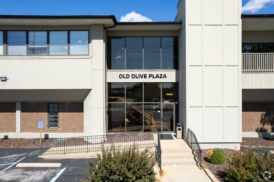 More Photos Of 10425 Old Olive Street Rd, Creve Coeur Office For Lease