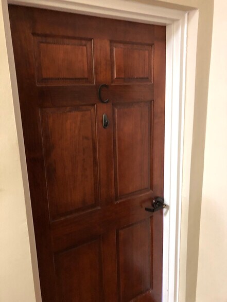 More Photos Of 105 S 4th St, Mebane Medical For Lease