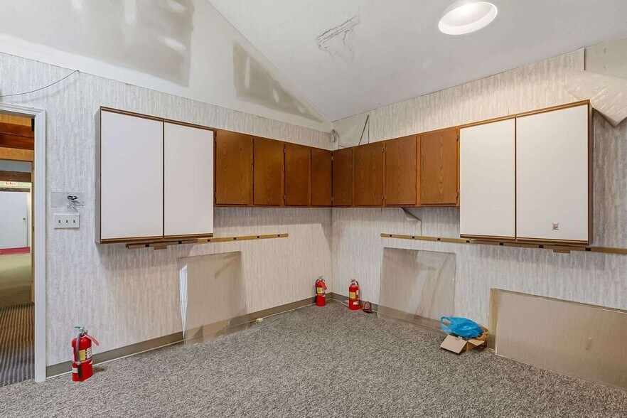 More Photos Of 412 E River St, Elyria Office For Sale