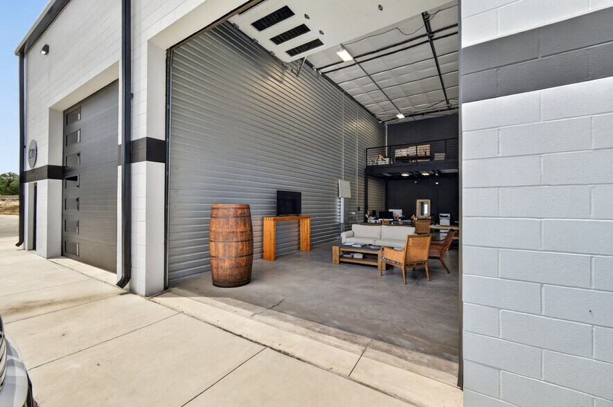 More Photos Of 529 E US HWY, Boerne Unknown For Lease