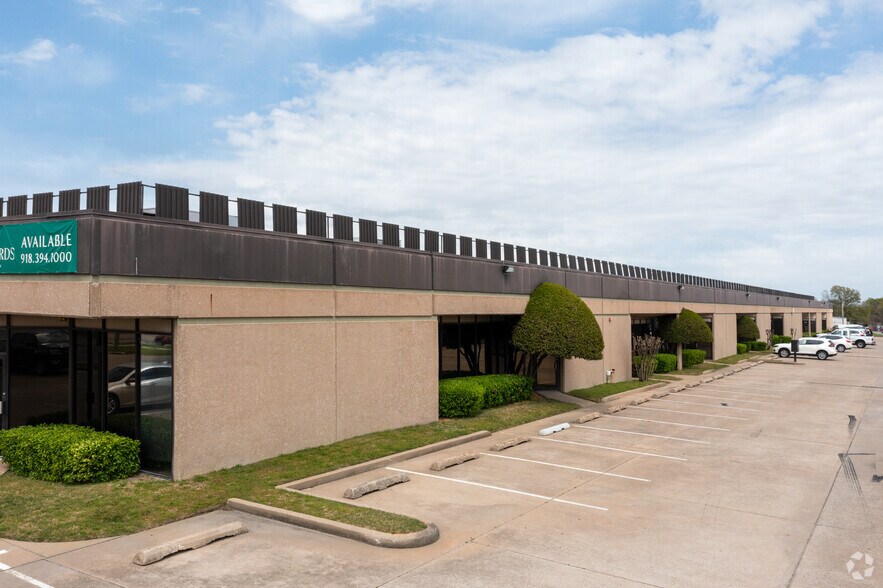4717 4733 S Memorial Dr Tulsa OK 74145 Lofts Showrooms For Lease Cityfeet