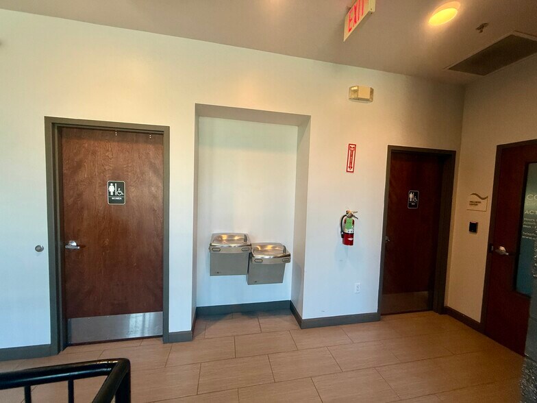 More Photos Of 449621 Us-301, Callahan Medical For Lease