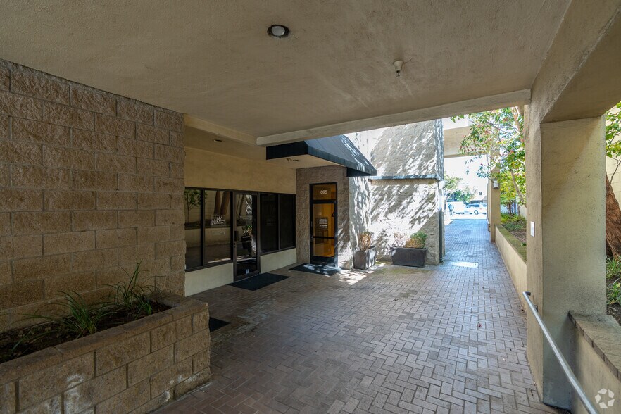More Photos Of 695 Oak Grove Ave, Menlo Park Medical For Sale